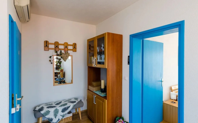 Comfortable Apartment With Amazing Seaview and Private Balcony,free Parking,wifi