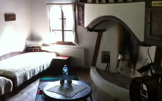 Hadzhi Velinov Han