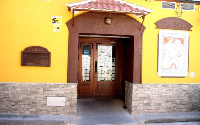 Отель Hostal Los Molinos Испания, Тотанес - отзывы, цены и фото номеров - забронировать отель Hostal Los Molinos онлайн вид на фасад