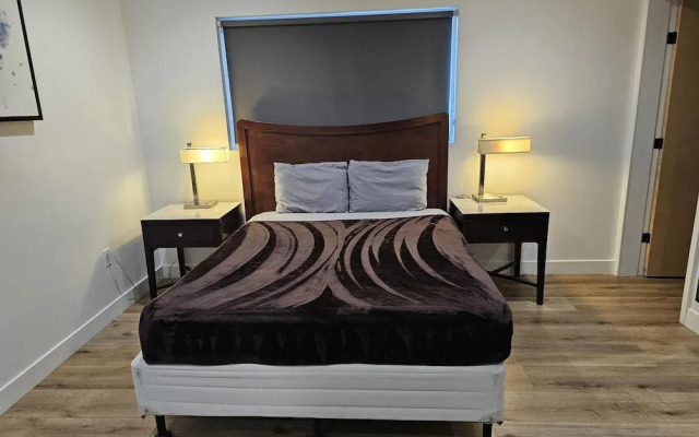 Hollywood Boutique Residences with Free Parking