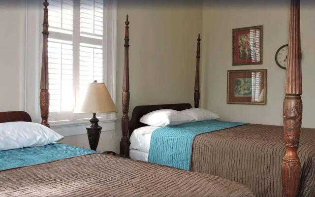 French Quarter Suites Hotel
