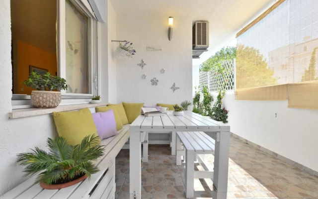 Sama - Modern & Comfortable - A1