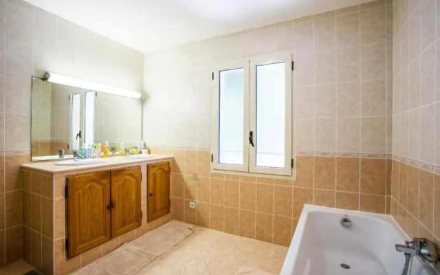 Villa Fuon Santa VI4246 by Riviera Holiday Homes