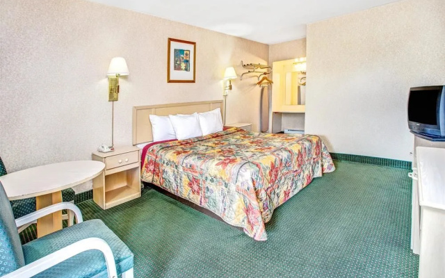 Days Inn by Wyndham ArlingtonWashington DC