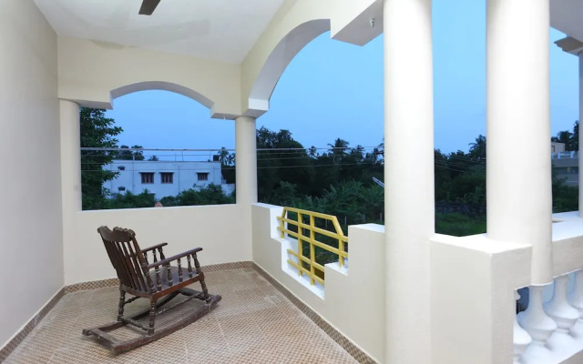 OYO 11698 Home Spacious 3BHK Near Boat House