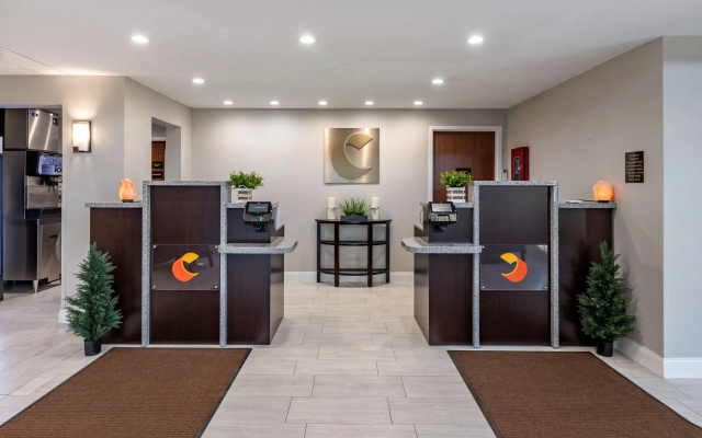 Comfort Suites St. Louis - Sunset Hills