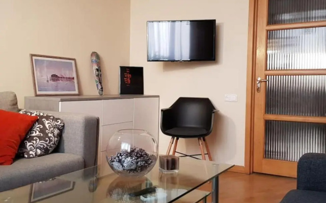 Modern Lux 2Br W Pool...Near Cascade