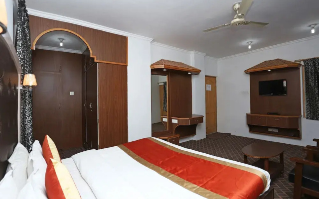 OYO 4487 Hotel Al Azra