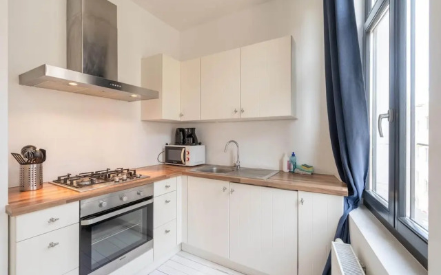 Cozy Antwerp Apartment Stay for 7