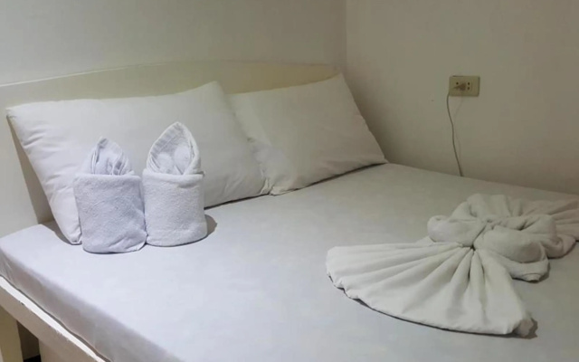 Alexzus Backpacker Travel Lodge