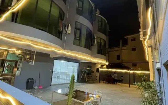 Xiangyu Hanshe B&B (Yangmeikeng Judiaosha Branch)