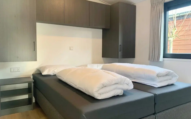 Chalet in Sint Maartenszee Near Sandy Beach