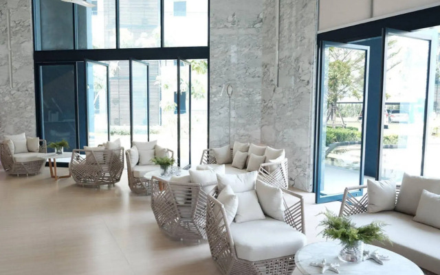Baan Thew Talay Blue Sapphire