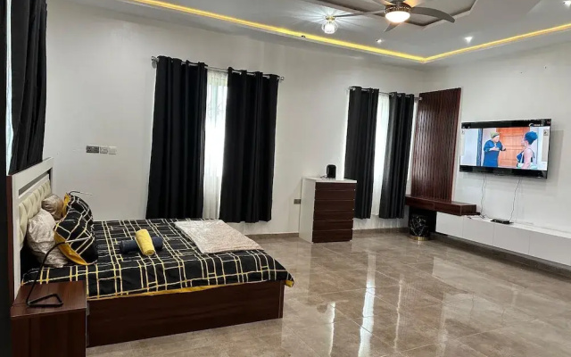 Nanani Luxury Villa - Kumasi