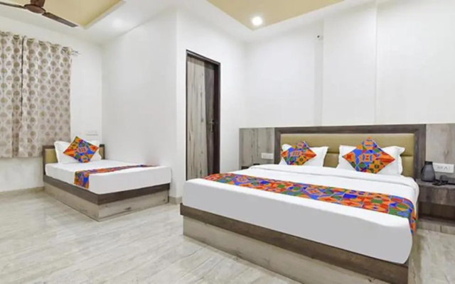 Fabhotel Lakhdatar