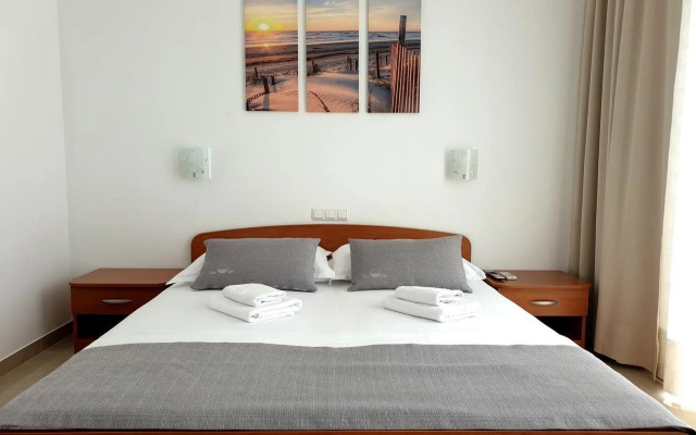 Sunset Split Rooms