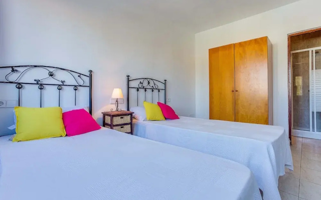 Porto Colom, Villa With Pool x 10 People