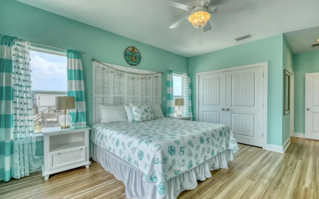 Salty Seahorse -2822 Bienville