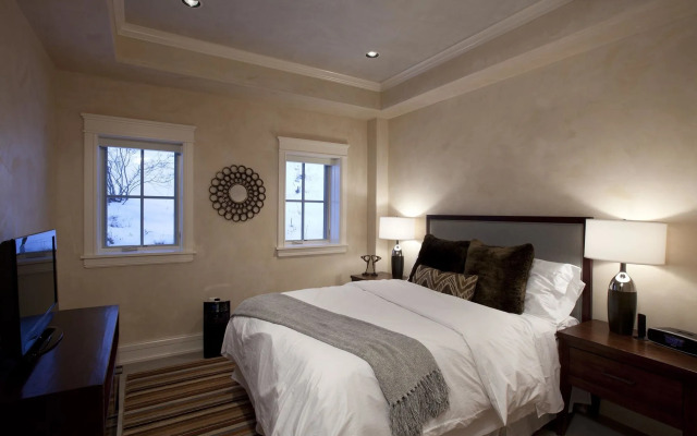 Element 52, Auberge Collection