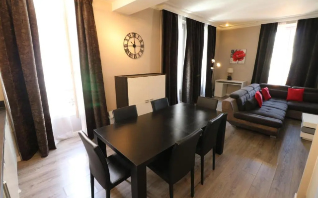 Quality 2 bedroom 9 mins from the Palais 342