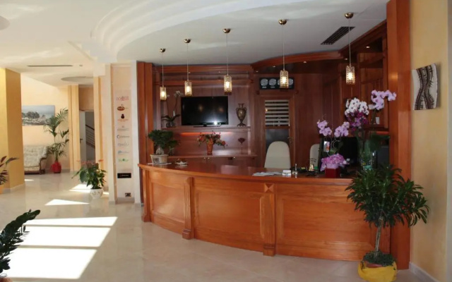 Domus Hotel