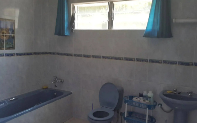 Annies Lodge Cape Maclear