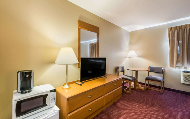Econo Lodge Rice Lake