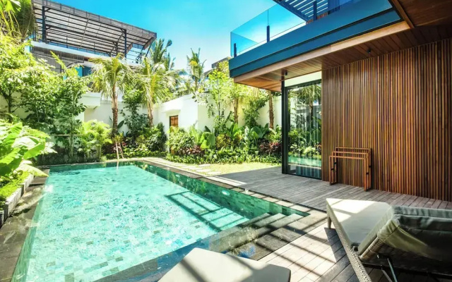 Coastal Haven: Fresh 4BR Villa 200m to Canggu
