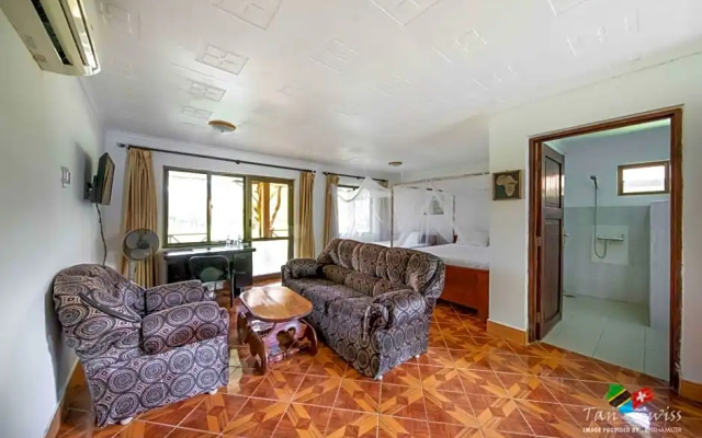 Tan-Swiss Lodge