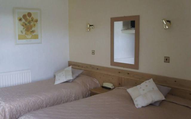 Plas Isa Hotel