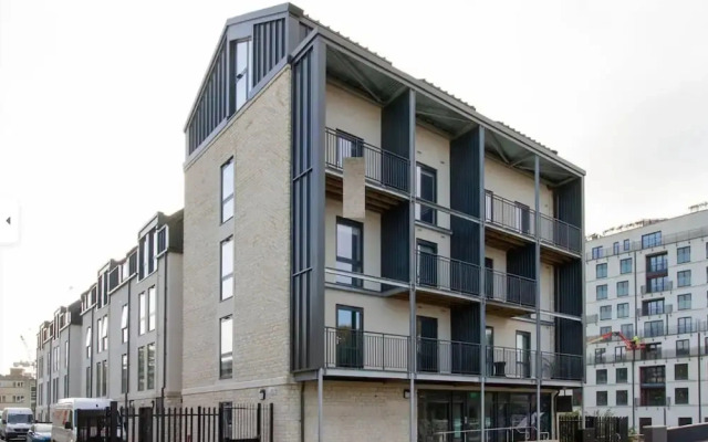 Trendy Studios for Students Only - BATH