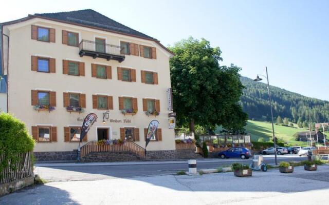 Отель Gasthof Zum Weissen Rossl Сарентино вид на фасад
