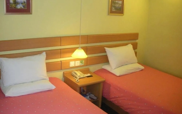 Homeinn Business Hotel (Jinan Red Star Macalline Lishan Road Subway Station)