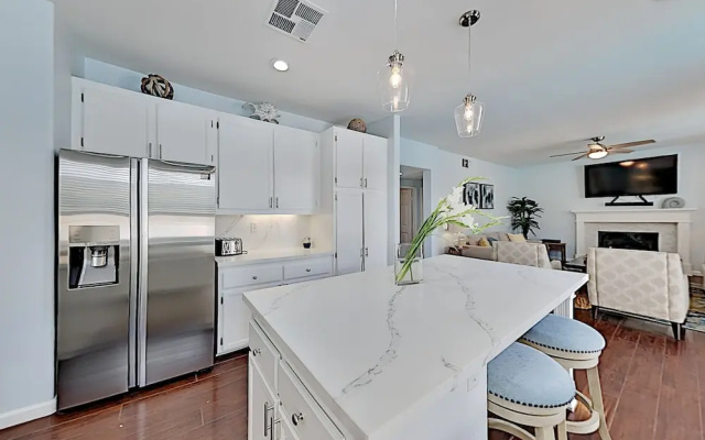 2399chat 4 Bedroom Home