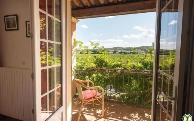 Le Mas des vignes en Drome provençale