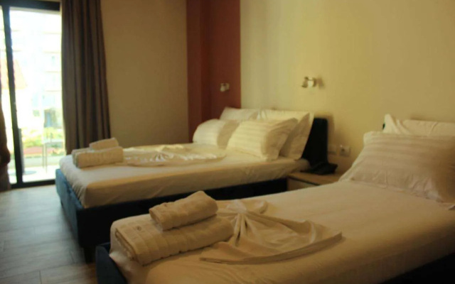 Hotel Triumf Shengjin