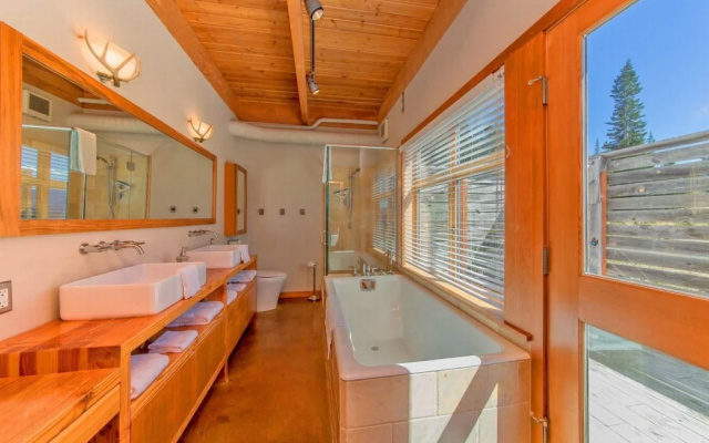 Lookout Lodge