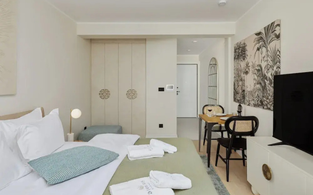 Dimitris Residence