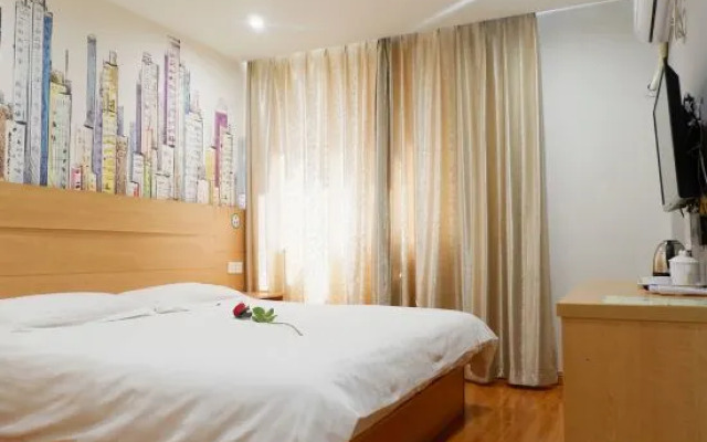 Zhouhai Hotel (Shijiazhuang Normal University Cangfeng Road)