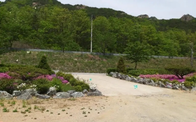 Sangjoo munjangdae healing house