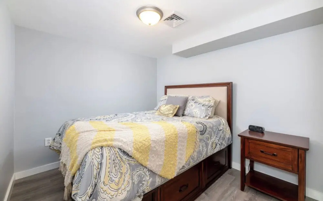Steps to Beach: Lake-view Laconia Getaway!