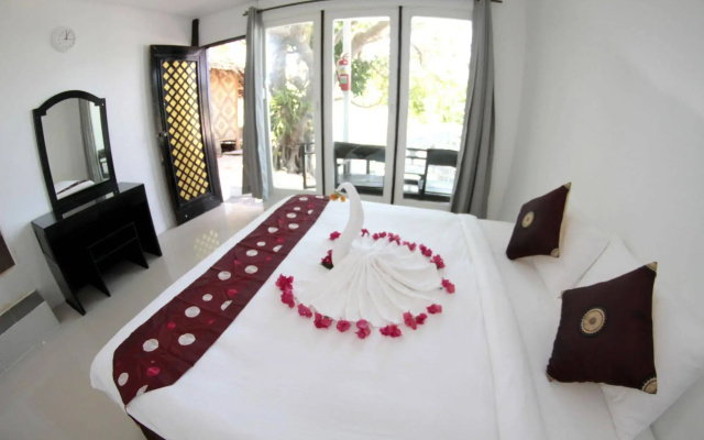 Phi Phi Cozy Seafront Resort
