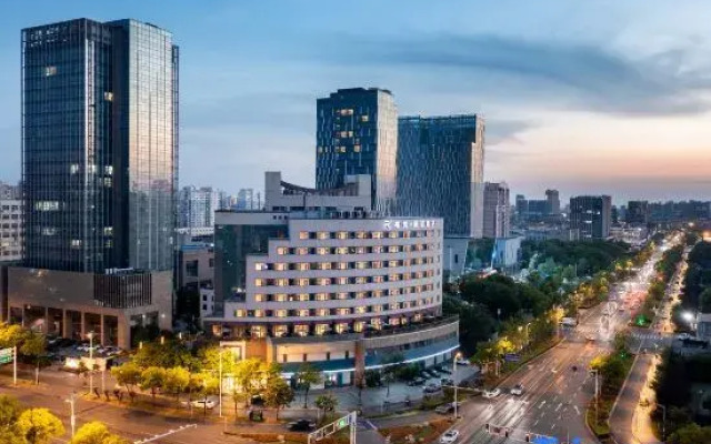 Rezen Xiyue Hotel (Yangzhou Grand Canal Museum Wanda Plaza)