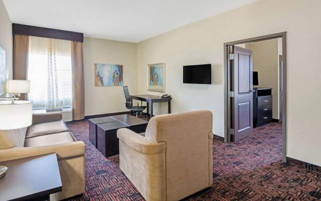 La Quinta Inn & Suites by Wyndham Elk City