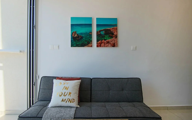 Phaedrus Living: Seaside Luxury Flat Harbour 104