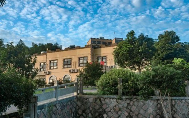 Golden Grove Hotel