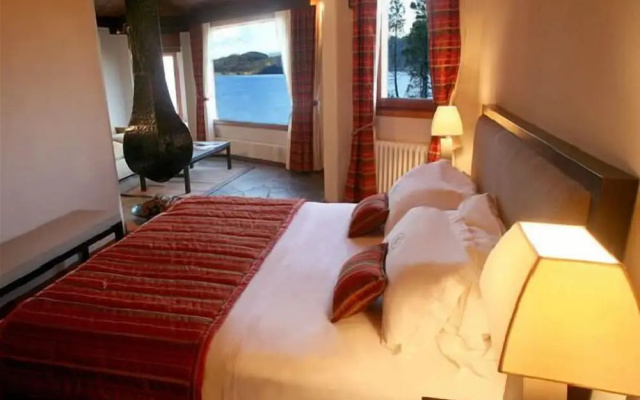 La Sirenuse Lake Resort