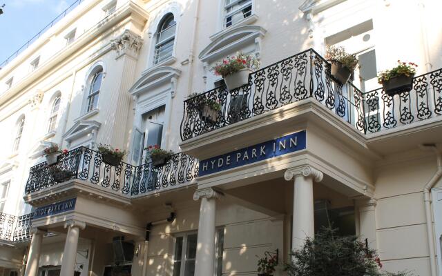 Smart Hyde Park Inn Hostel вид на фасад