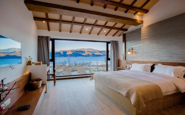 Lugu Lake Er San hotel