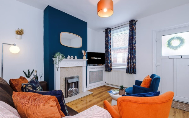 NEW Spacious Stylish Home City Centre Sleep 4